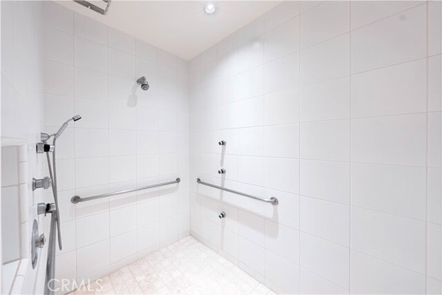 Building Photo - 10272 Overhill Dr