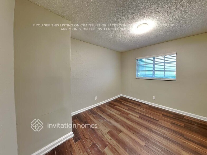 Building Photo - 6713 Riparian Rd
