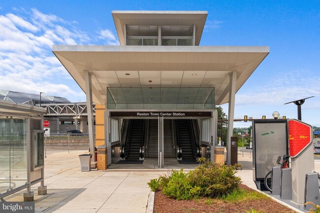 Building Photo - 2136 Glacier Rd