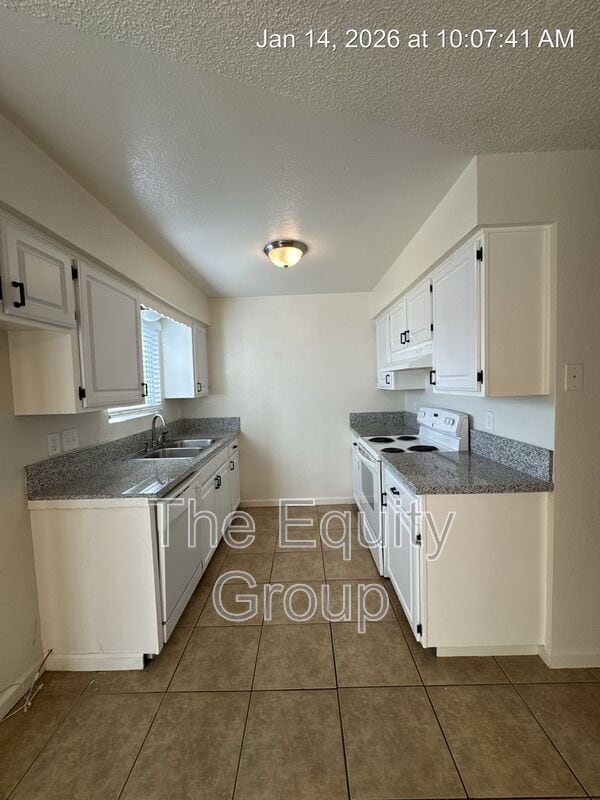 Building Photo - 809 Monarch Cir