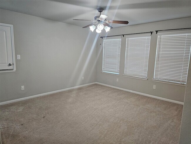 Building Photo - 24258 Via Vitani Dr