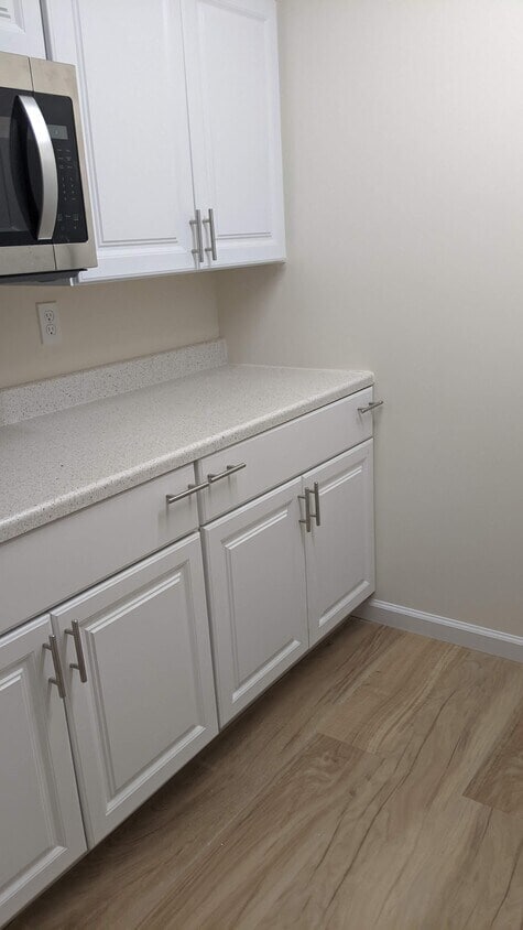 Building Photo - 2100 Glenn Spring Ct