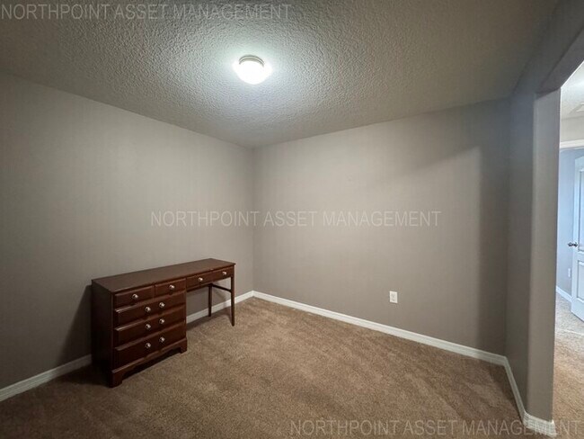 Building Photo - FURNISHED Summerfield Townhome
