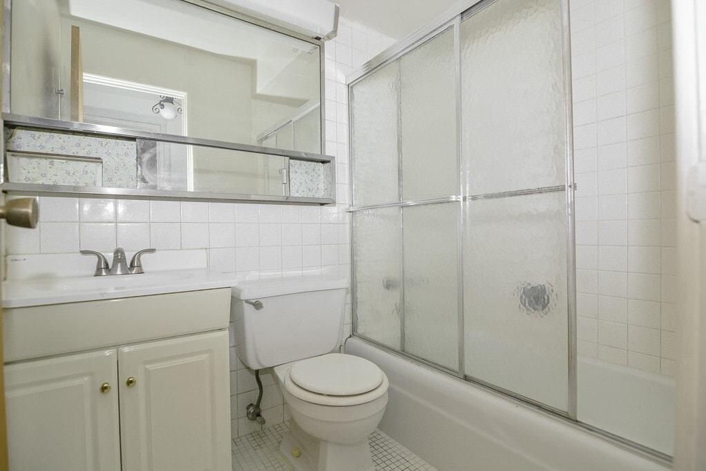 Building Photo - 665 W Wrightwood Ave