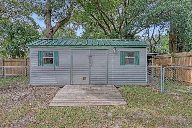 Building Photo - 184 S 5th St