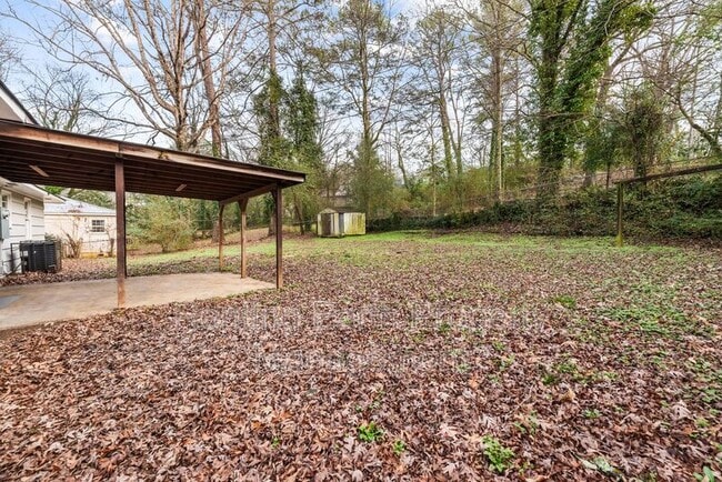 Building Photo - 221 Lawson Rd