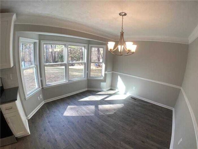 Building Photo - Fantastic 4bd/2ba home! Coming soon!