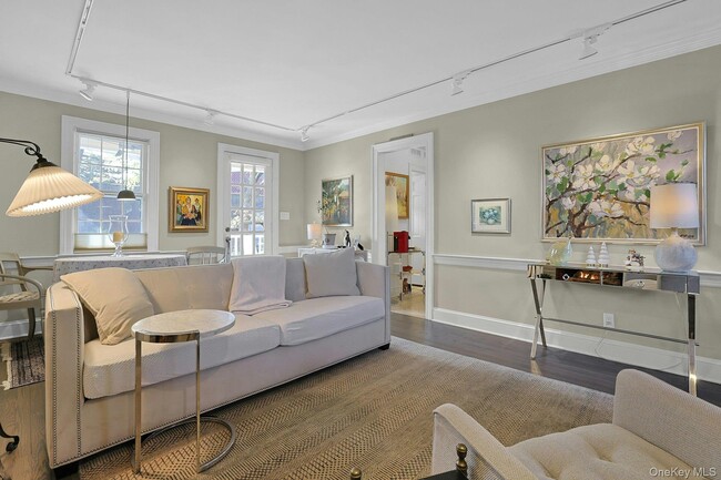 Building Photo - 9 Prall Pl