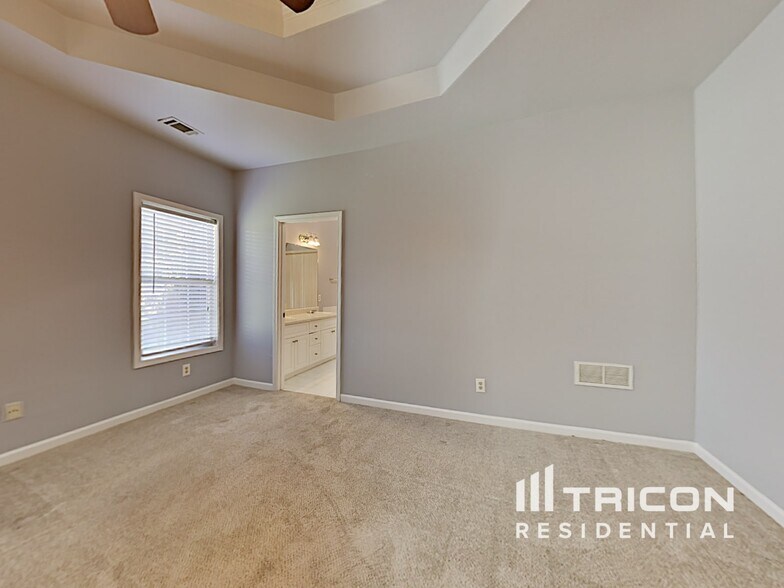 Building Photo - 325 Wisteria Blvd