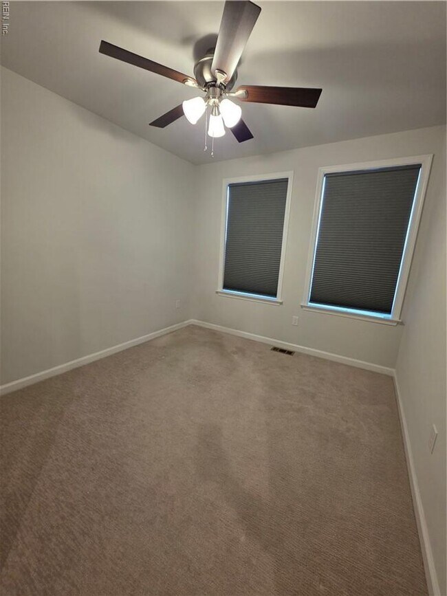 Building Photo - 412 Bulkhead Pl