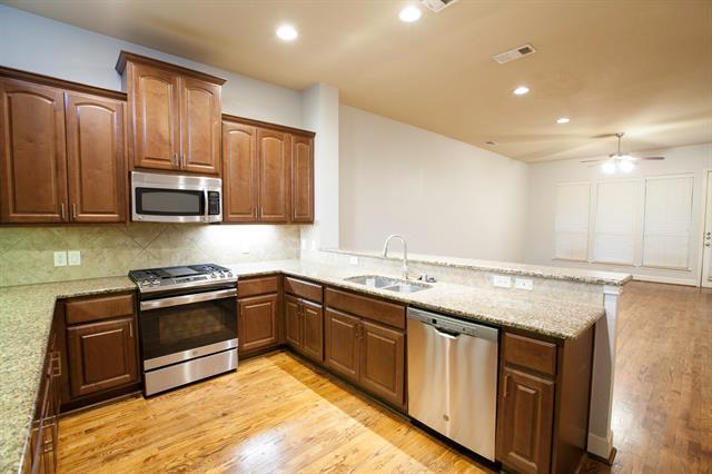 Building Photo - 5124 Belmont Ave
