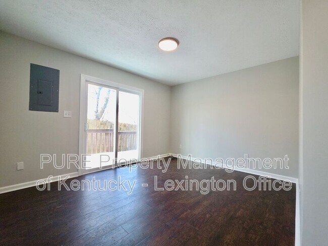 Building Photo - 1430 Vintage Cir