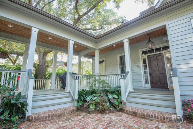 Building Photo - 14425 Scenic Hwy 98