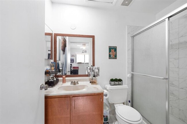Building Photo - 9468 S Palm Dr