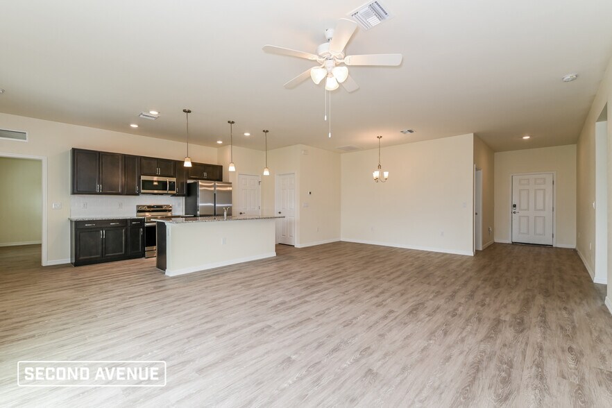 Building Photo - 7440 Helliwell St