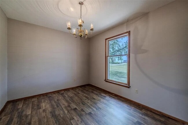 Building Photo - 3 Bedroom 2 Bathroom Home & 21 Acre Lot for rent.
