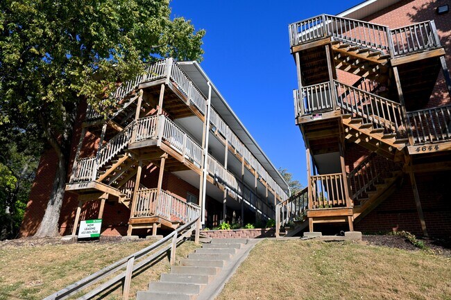 Floorplan - Cuming St Apartments