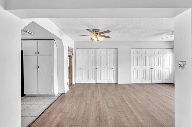 Building Photo - 5551 SW 57th St