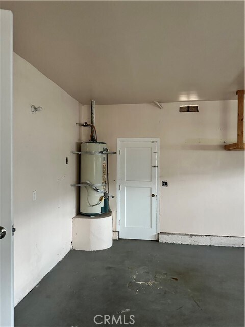 Building Photo - 4701 Sharon Dr