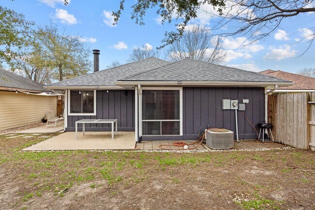 Building Photo - 9306 Crescent Moon Dr