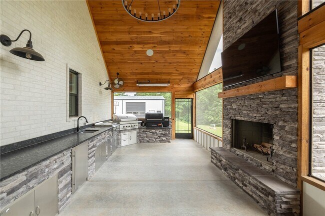 Building Photo - 2762 Wilson Ln