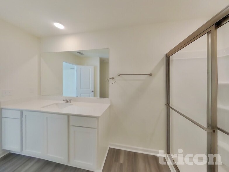 Building Photo - 1066 Large Poppy Dr