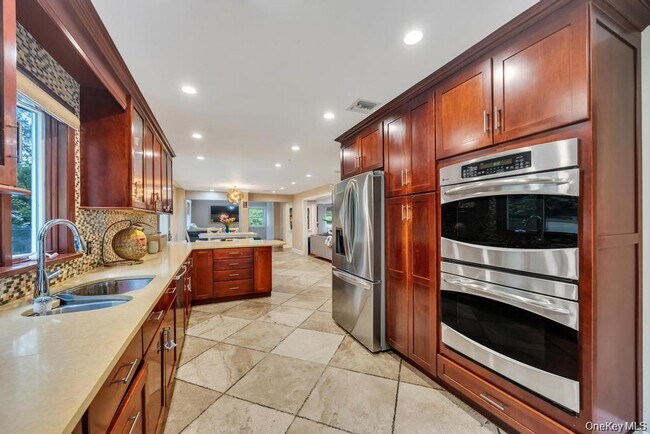 Building Photo - 4 2nd St