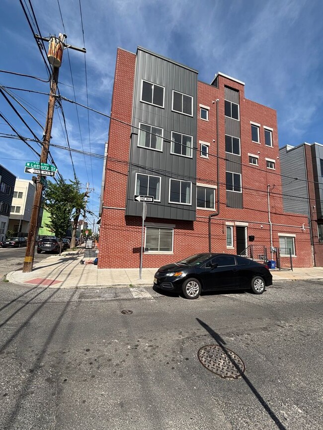 Primary Photo - Gorgeous 4 Bedroom house with Three Roof-D...