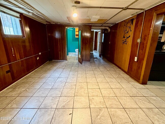 Building Photo - 729 S 39th St