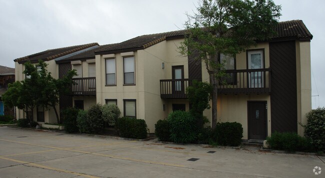 Primary Photo - 15326-701-15236-704 Bonasse Ct