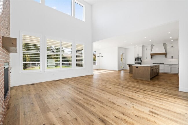 Building Photo - Luxury 5-Bed + Bonus + RV Garage Home for ...