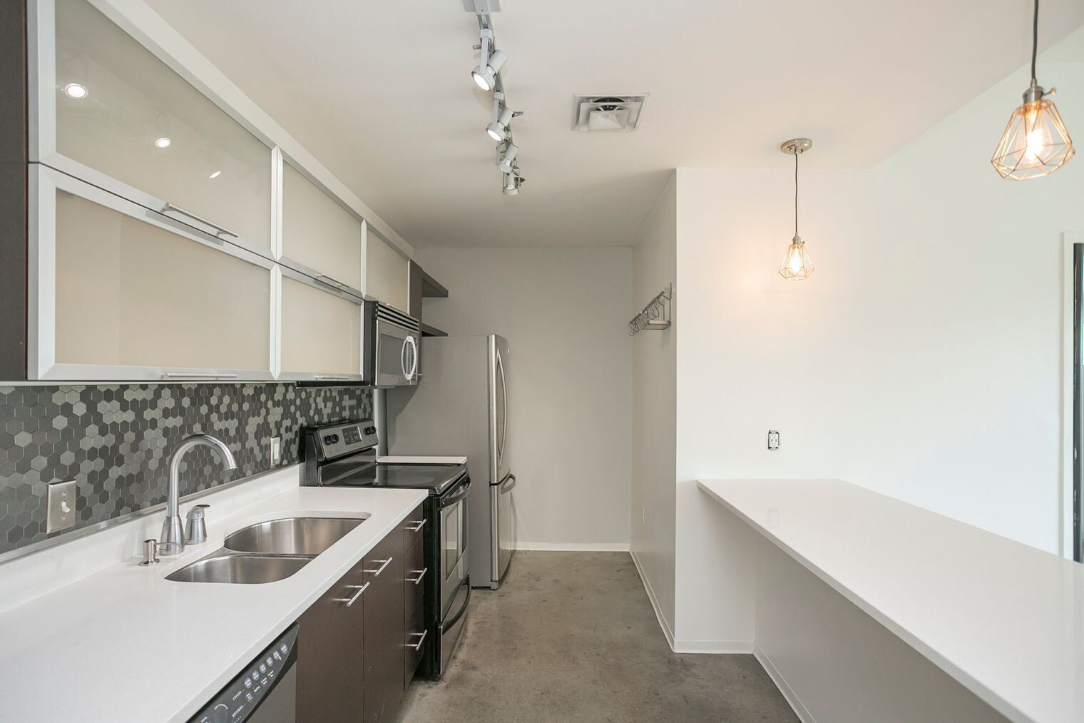 Building Photo - 2115 Yeaman Pl