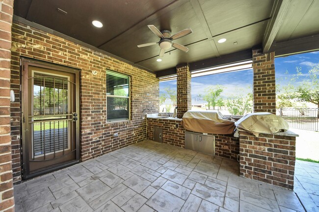 Building Photo - 4410 Lodge Vine Ct