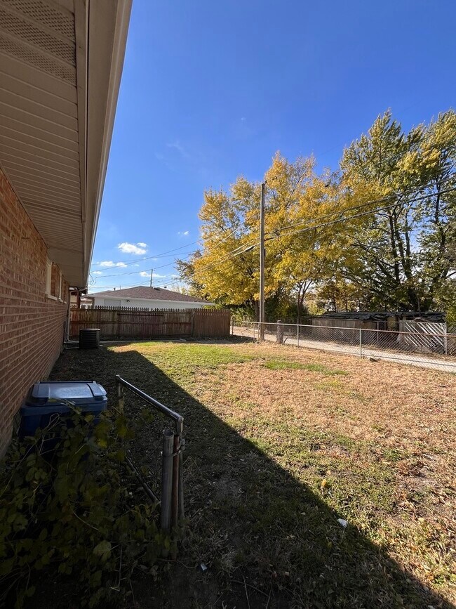 Building Photo - 5220 State Rd