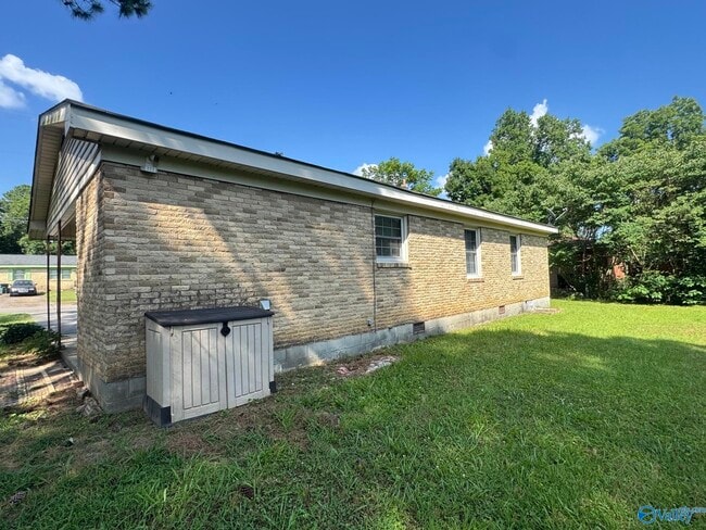 Building Photo - 4211 Tee Jay Dr NW