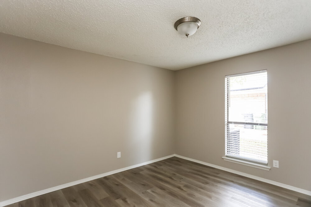 Building Photo - 5303 Oak Springs Dr