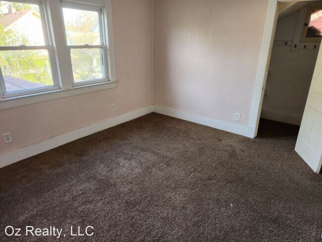 Building Photo - 3 br, 1 bath House - 4141 Mayfield Dr