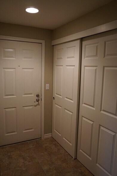 Entrance with storage - 1760 W Sunn Fjord Ln