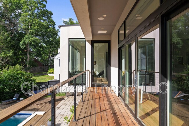 Building Photo - 3820 Argyle Terrace NW