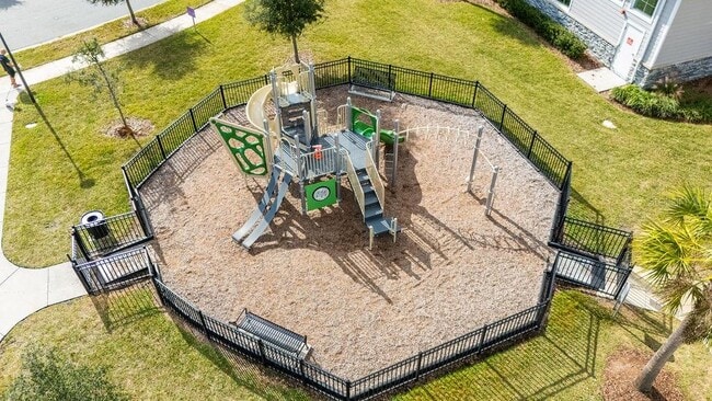 Building Photo - 14037 Kauai Dr