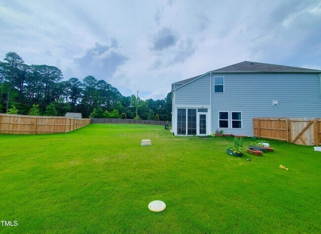 Building Photo - 3553 Lovage Dr