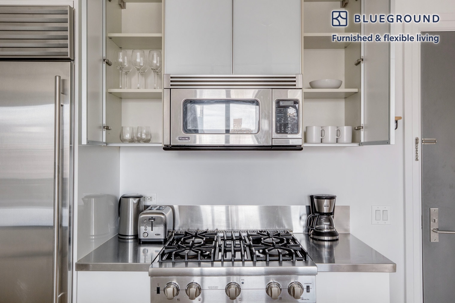 Building Photo - 550 W 54th St