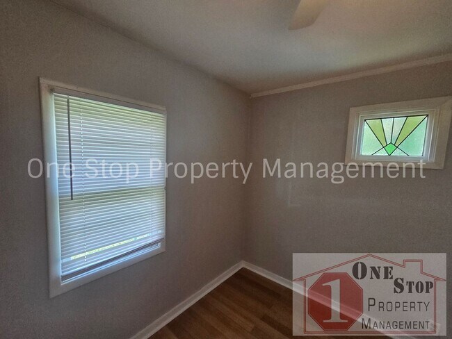 Building Photo - Beautiful 1 Bedroom 1 Bathroom Home in Raytown!