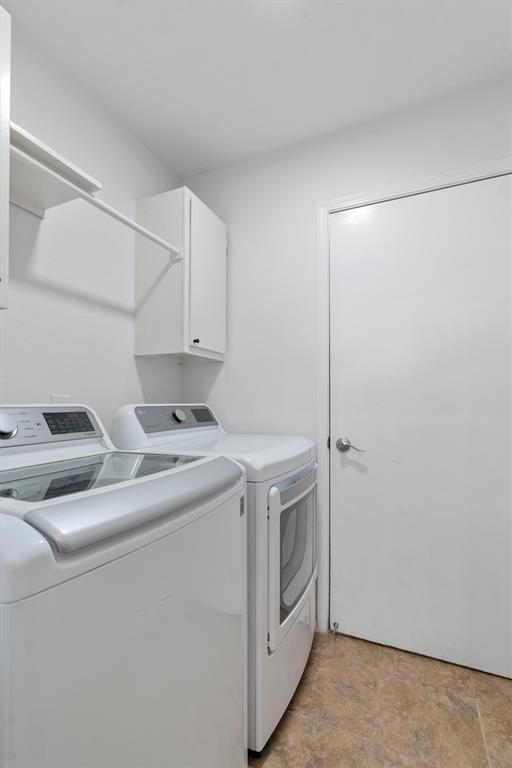Building Photo - 2419 Ashley Way