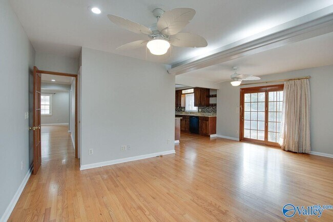Building Photo - 2700 Briarwood Dr SE