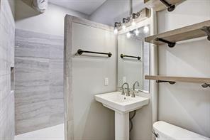 Building Photo - 1329 Nicholson St