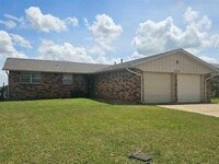 Building Photo - 6110 SW Park Pl
