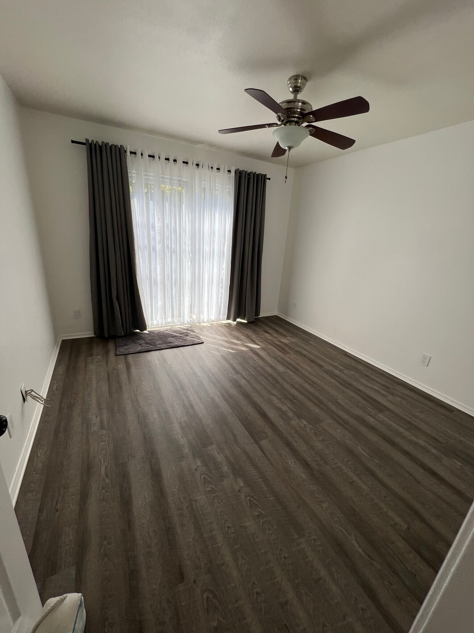 LG BR 1 W/WINDOW COVER - 627 Coronado Ave