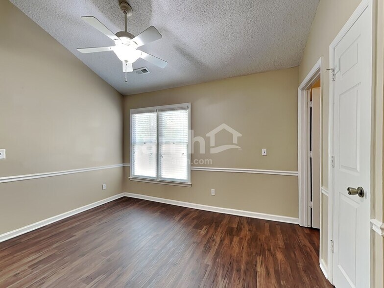 Building Photo - 4408 Eagle Rock Rd