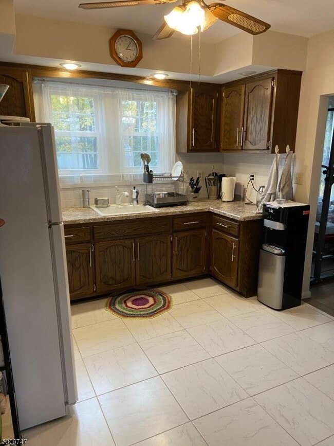 Building Photo - 492 Dogwood Ln